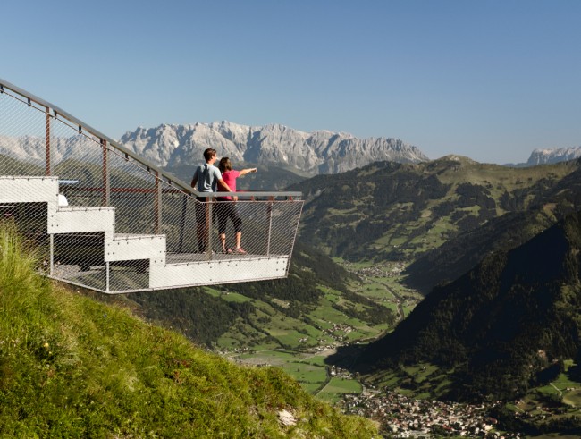 Aussichtsplattform auf die umliegende Bergwelt © Gasteiner Bergbahnen AG | Marktl Photography