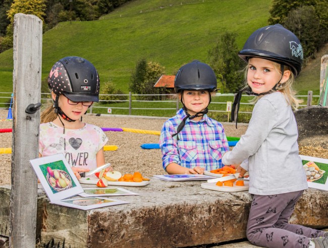 Kinder in den Reitferien